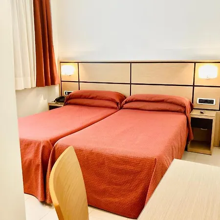 Dona Lola Hotel 3*