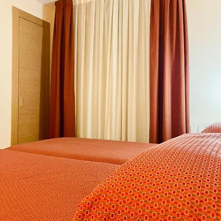 Hotel Dona Lola 3*