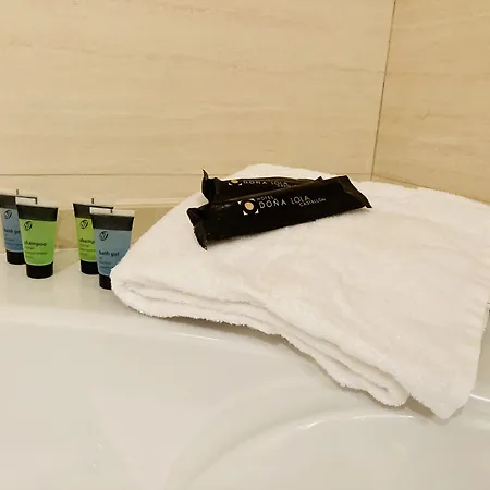 Dona Lola Hotell 3*